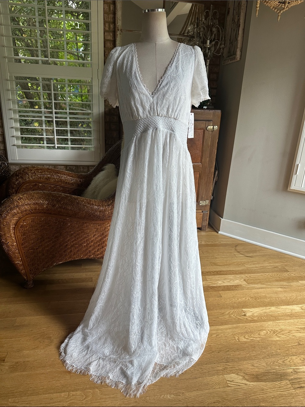 ALICE AND OLIVIA WHITE LACE DRESS ROMANTIC 12 WHIMSICAL NEW